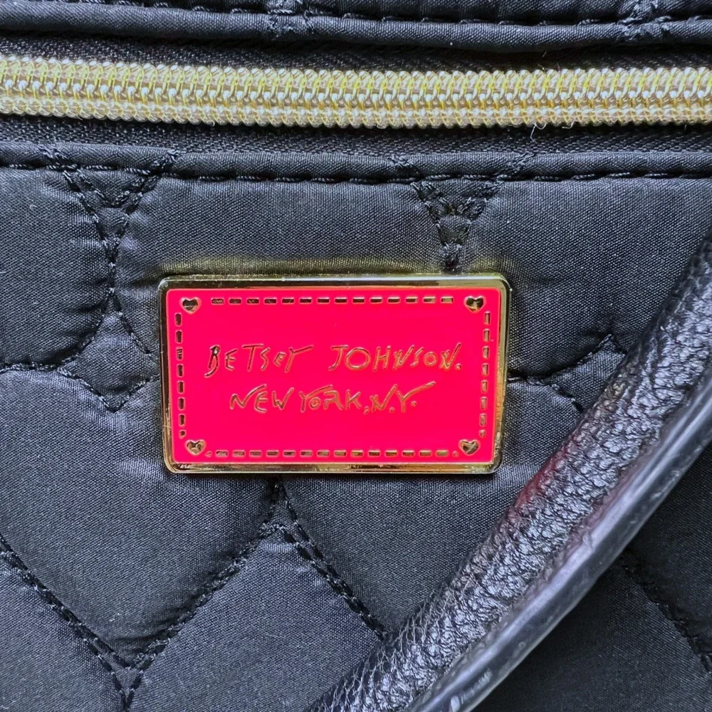 Betsey Johnson Laptop Bag Womens Black Quilted Heart Messenger Crossbody Satchel